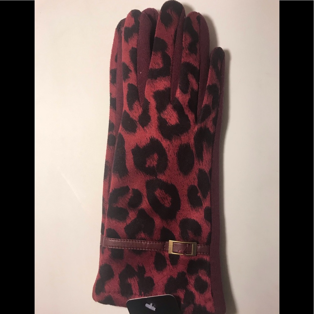 New touchscreen gloves for women NWT